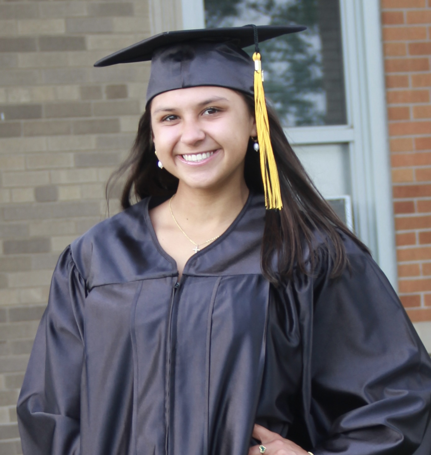 Vianne Villa Vianne Villa will be attending St. Xavier University in Chicago, Illinois beginning in the fall of 2025. She is a recent graduate of St. Laurence High School, where she ranked in the top 20 of her graduating class. She is an Illinois State Scholar, National Honor Society member and played 3 varsity sports: volleyball, lacrosse and basketball; while maintaining a 4.5 GPA. Vianne received 2 prestigious awards at graduation: the Gold Medal for Athletic Proficiency/Scholastic Achievement and the Gold Medal for Student Leadership. Vianne plans to major in Accounting with hopes of becoming an IRS agent someday. Vianne lives in Chicago, Illinois with her parents: Mike and Kim and sisters: Nina, Cloe and Jenna.